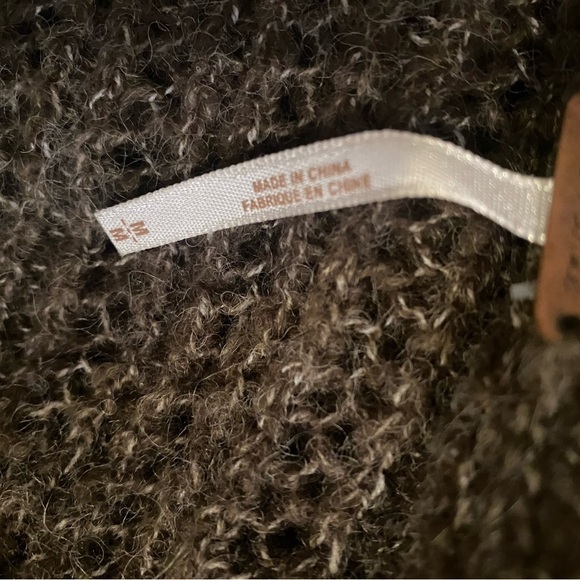 Free People Brown Heather Crochet Knit Sweater Cape Wrap Scallop Edge Size M - Picture 3 of 5